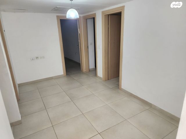 דירה, פרופ' אהרון צ'חנובר, רחובות המדע, רחובות