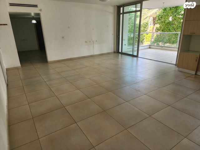 דירה, פרופ' אהרון צ'חנובר, רחובות המדע, רחובות