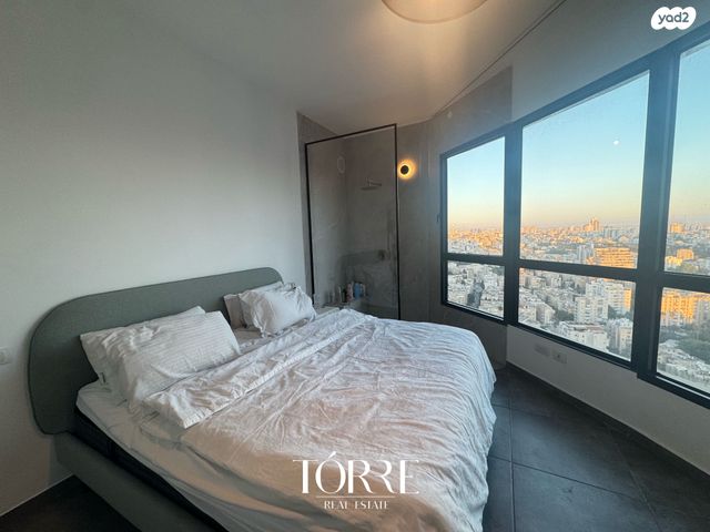 דרך מנחם בגין 158