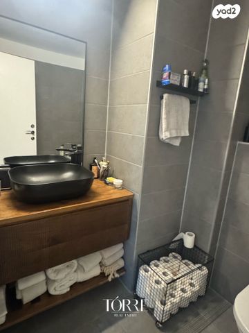 דירה, דרך מנחם בגין 158, מונטיפיורי, הרכבת, תל אביב יפו