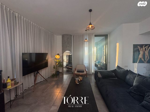 דירה, דרך מנחם בגין 158, מונטיפיורי, הרכבת, תל אביב יפו