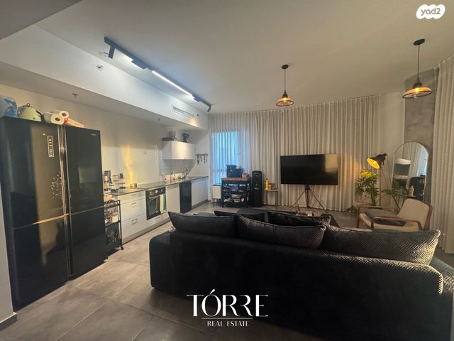 דירה, דרך מנחם בגין 158, מונטיפיורי, הרכבת, תל אביב יפו