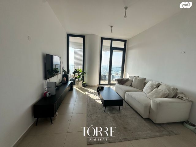 דרך מנחם בגין 160