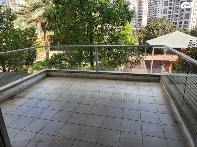 דירה, פרופ' אהרון צ'חנובר, רחובות המדע, רחובות