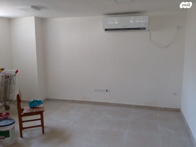 מחסנים, רמת אביב ג', תל אביב יפו