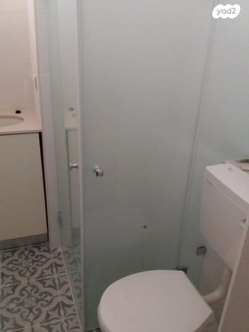 מחסנים, רמת אביב ג', תל אביב יפו