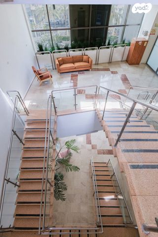 בניין משרדים, הרברט סמואל, חדרה