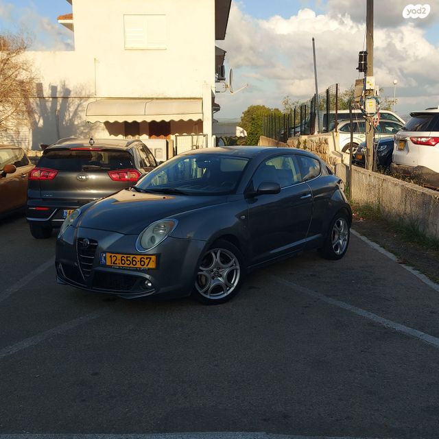 מודעת רכב אלפא רומיאו מיטו