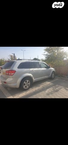 מודעת רכב דודג' ג'רני