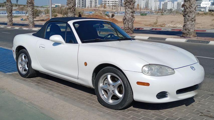 מודעת רכב מאזדה MX-5