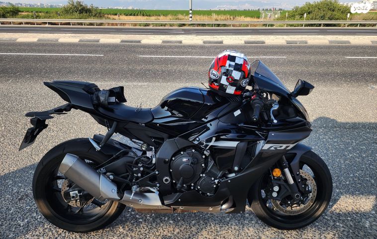 מודעת רכב ימאהה YZF-R1