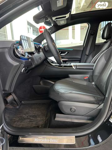 מרצדס-בנץ EQE SUV