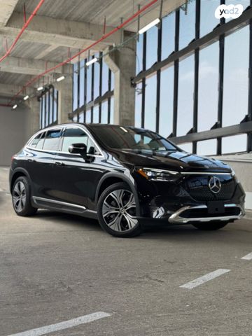 מודעת רכב מרצדס-בנץ EQE SUV