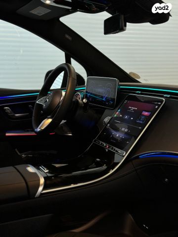 מרצדס-בנץ EQE SUV