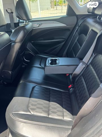 ג׳ילי Geometry C