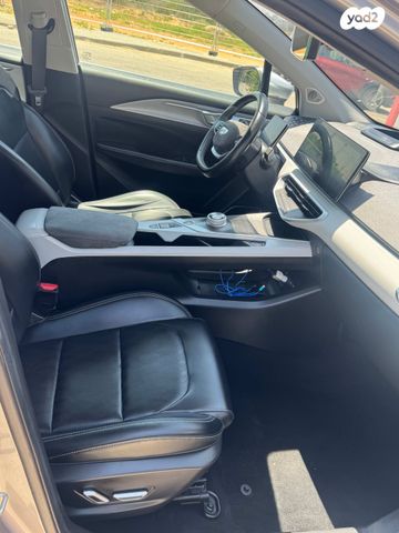 ג׳ילי Geometry C