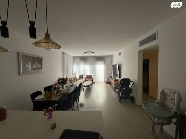 חיים הרצוג 5