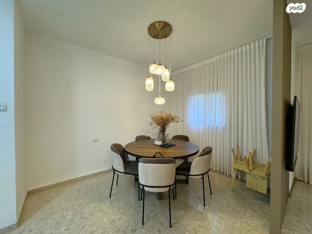 דירת גן, השופטים 14, מרכז העיר, קרית אתא