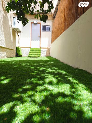 דירת גן, נתן אלבז 144, הראשונים, שלומי