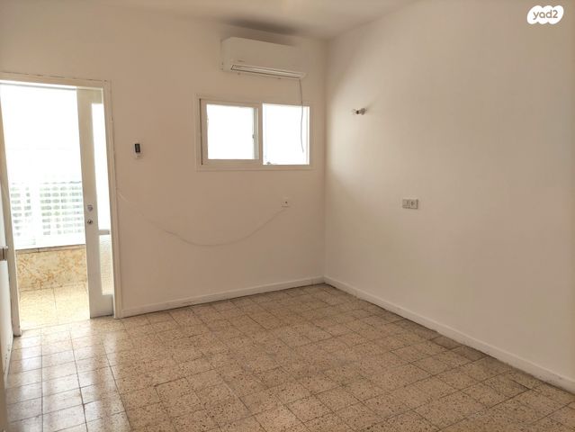 דירה, הרב אברהם יצחק הכהן קוק 50, הר שלום, בני ברק