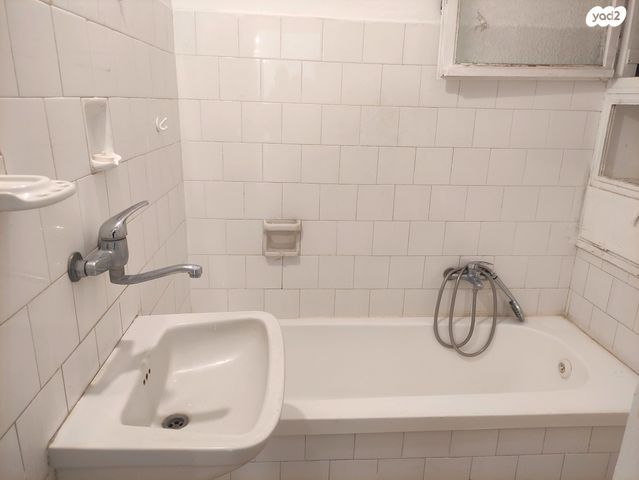 דירה, הרב אברהם יצחק הכהן קוק 50, הר שלום, בני ברק