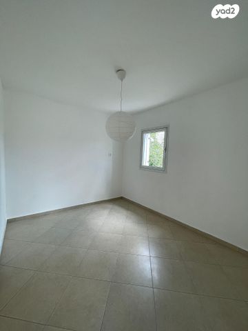 דופלקס, עת הזמיר 9, מגדים, מעלה אדומים