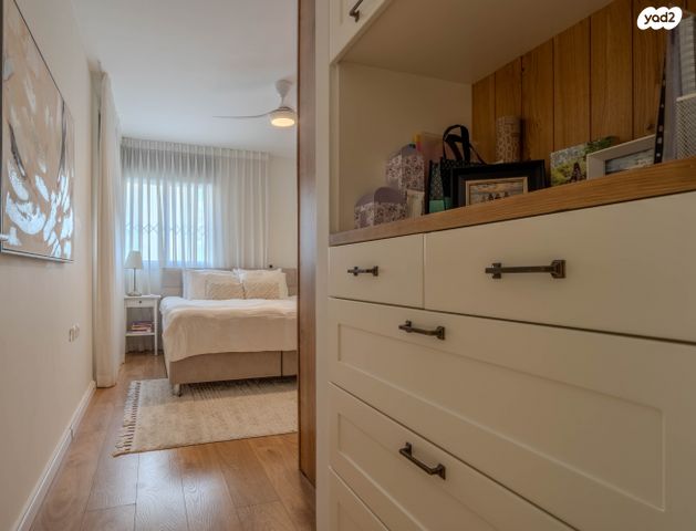 דירת גן, יקינטון 4, הפרחים, חריש