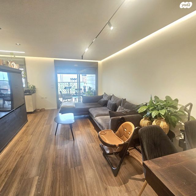 דירה, תדהר, המכבים, גבעת זאב