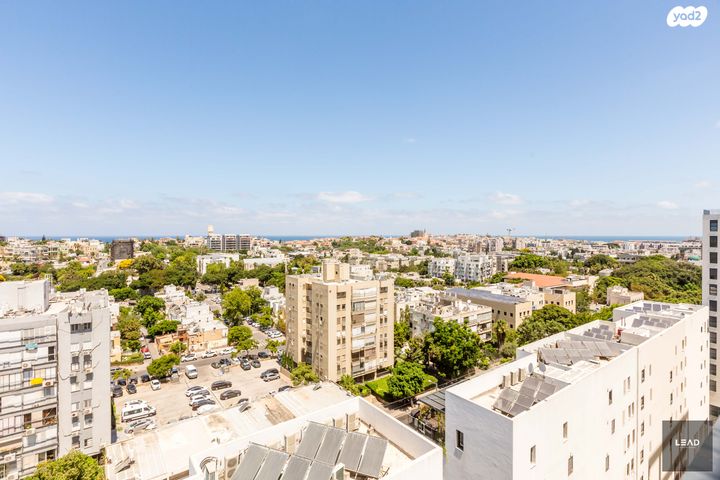 גג/ פנטהאוז, חסידי האומות, מכללת תל אביב יפו, דקר, תל אביב יפו