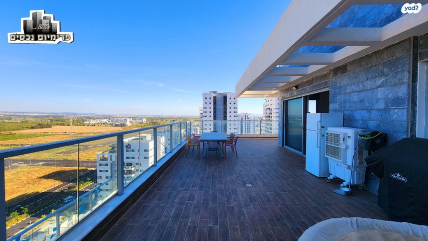 גג/ פנטהאוז, כליל החורש, יצחק שמיר, נהריה