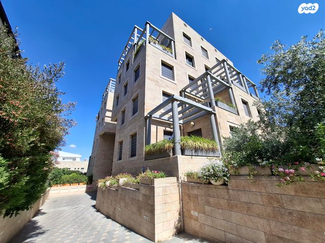 דירה, מרדכי צבי מנה, טלביה, קוממיות, ירושלים