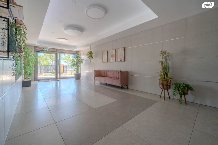 דירת גן, יקינטון 4, הפרחים, חריש