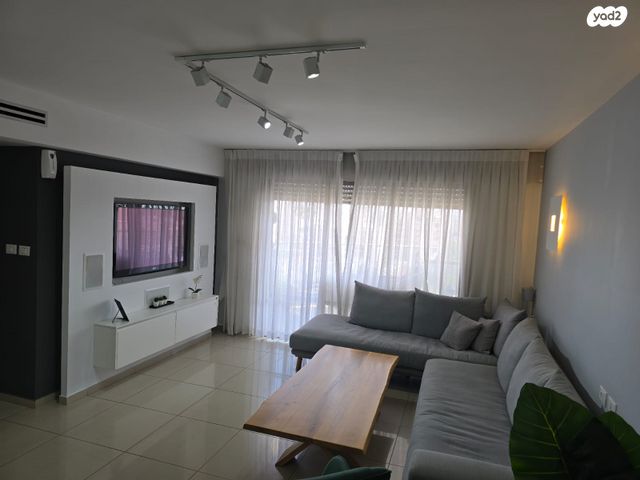 דירה, הדס, קרית אילון, חולון