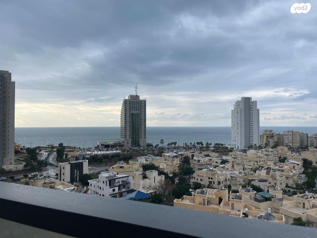 אמנון ליפקין שחק 