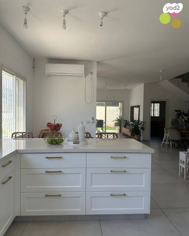 דו משפחתי, בנימינה גבעת עדה