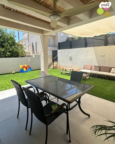 דו משפחתי, בנימינה גבעת עדה