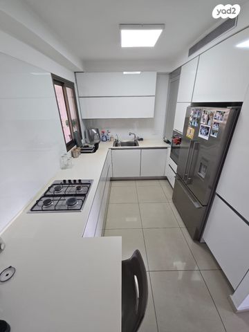 דירה, הדס, קרית אילון, חולון