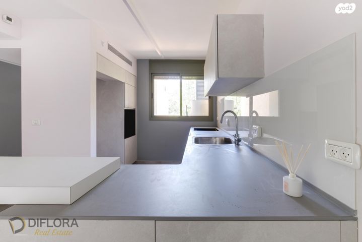 דירה, ברגסון, נווה אביבים, תל אביב יפו