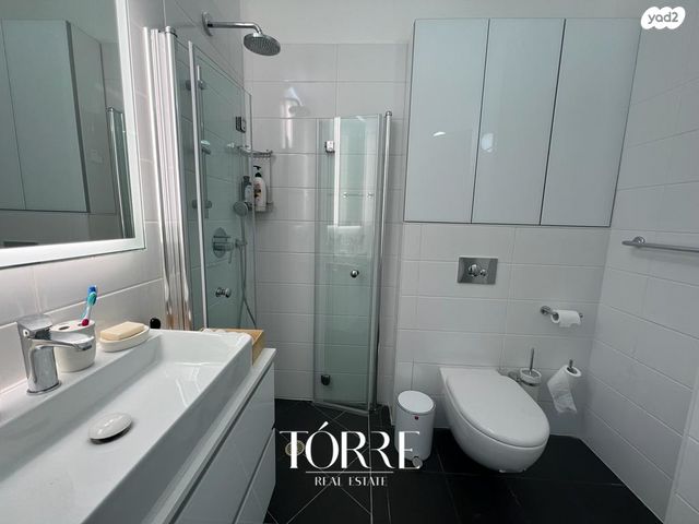 דירה, דרך מנחם בגין 160, מונטיפיורי, הרכבת, תל אביב יפו