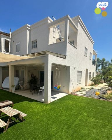 דו משפחתי, בנימינה גבעת עדה