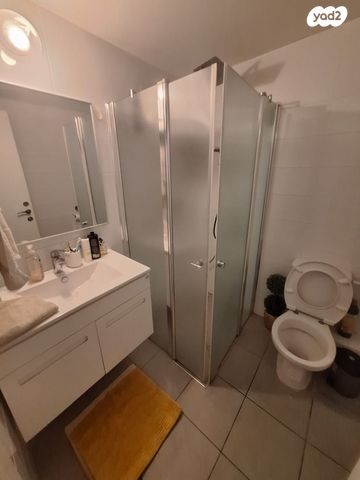 דירה, הרב ניסנבאום 37, בת ים