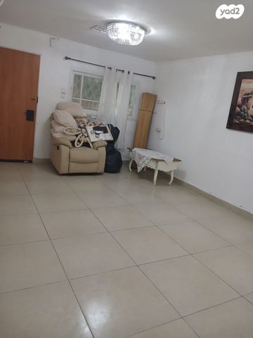 בית פרטי/ קוטג', משעול האיריס, הפרחים, קרית גת