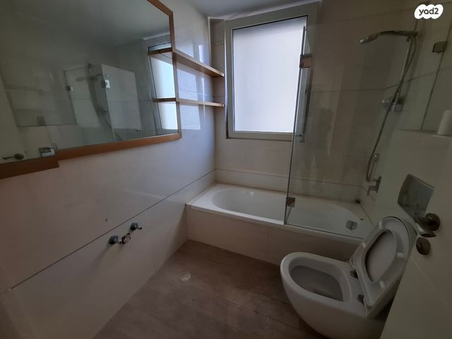 דירה, מרדכי צבי מנה, טלביה, קוממיות, ירושלים