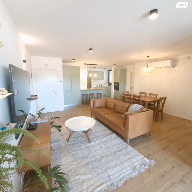 דירה, יסוד המעלה, שאר העיר, הוד השרון