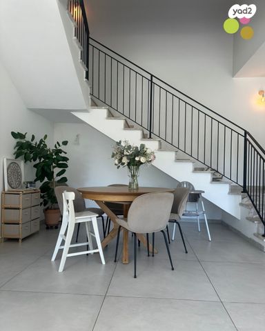 דו משפחתי, בנימינה גבעת עדה