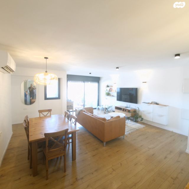 דירה, יסוד המעלה, שאר העיר, הוד השרון