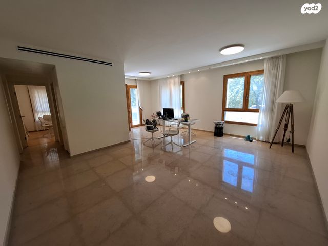 מרדכי צבי מנה 