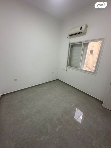 ז'בוטינסקי 53