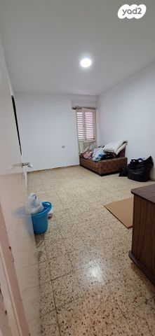 גיורא יוספטל 24