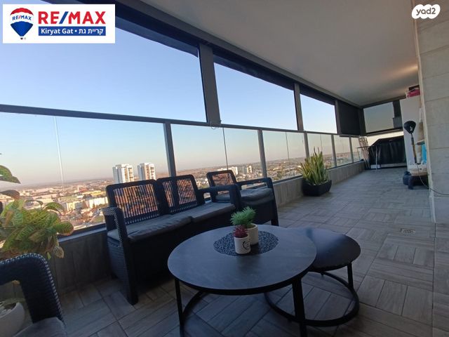 גג/ פנטהאוז, היסמין 111, הפרחים, קרית גת